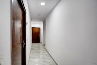Hotel O Royal Palace
