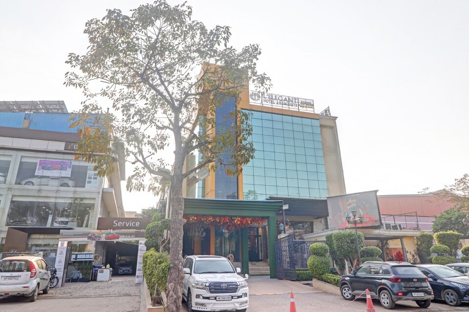 OYO Townhouse 934 L'elegant Hotel & BanquetBy Ace Manor, Vaishali Kaushambi Metro, Ghaziabad