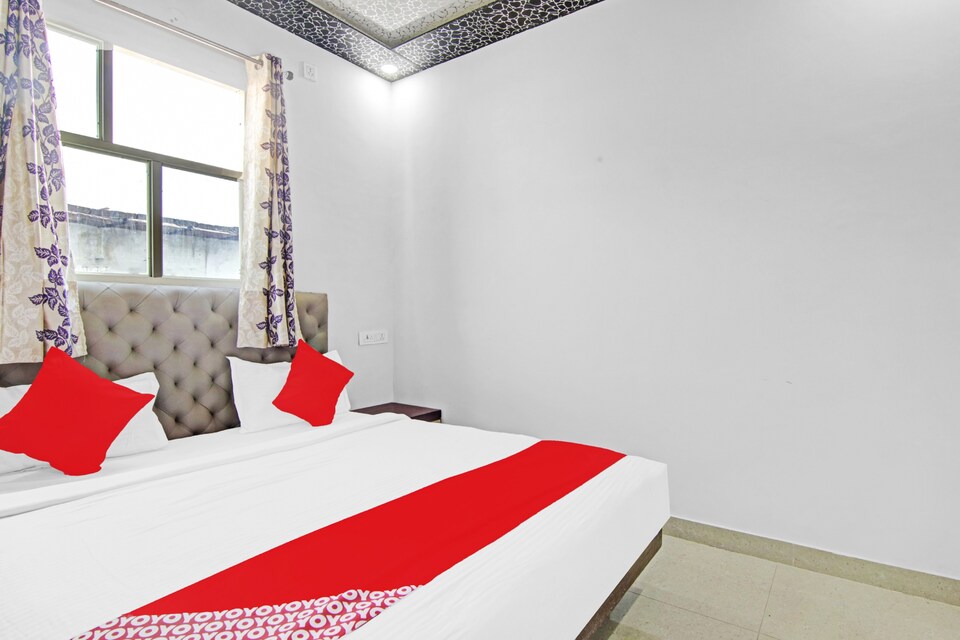 Hotel O Moonstar Residency, Vaishali Kaushambi Metro, Ghaziabad
