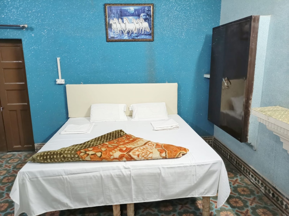 OYO Rajpoot Rooms, Mathura Station, Mathura