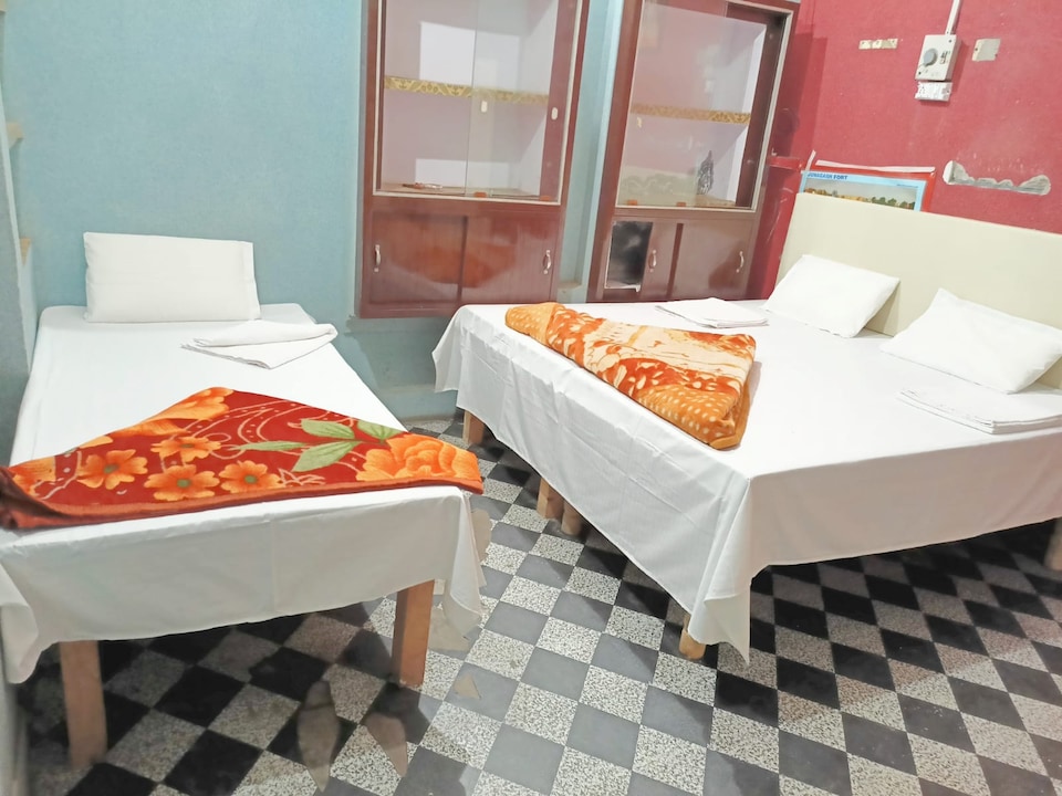 OYO Rajpoot Rooms, Mathura Station, Mathura