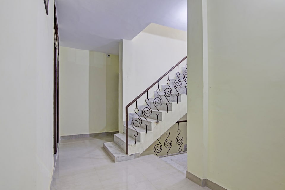 OYO Hotel Unwind Near Dwarka Metro Station, Dwarka Delhi, Delhi