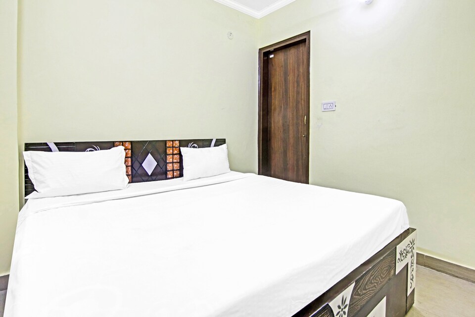 OYO Hotel Unwind Near Dwarka Metro Station, Dwarka Delhi, Delhi