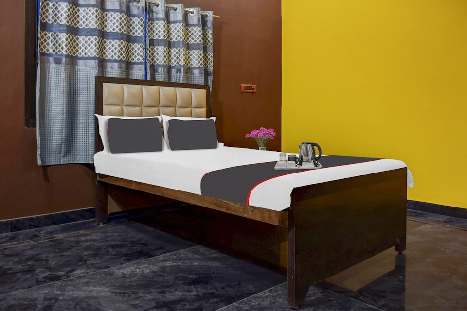 Collection O Hotel The Blue Star, Sarnath Varanasi, Varanasi