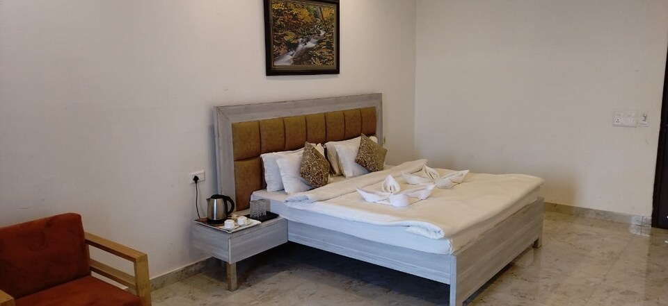 OYO 87460 Raga's Resort, Faizabad Road, Lucknow