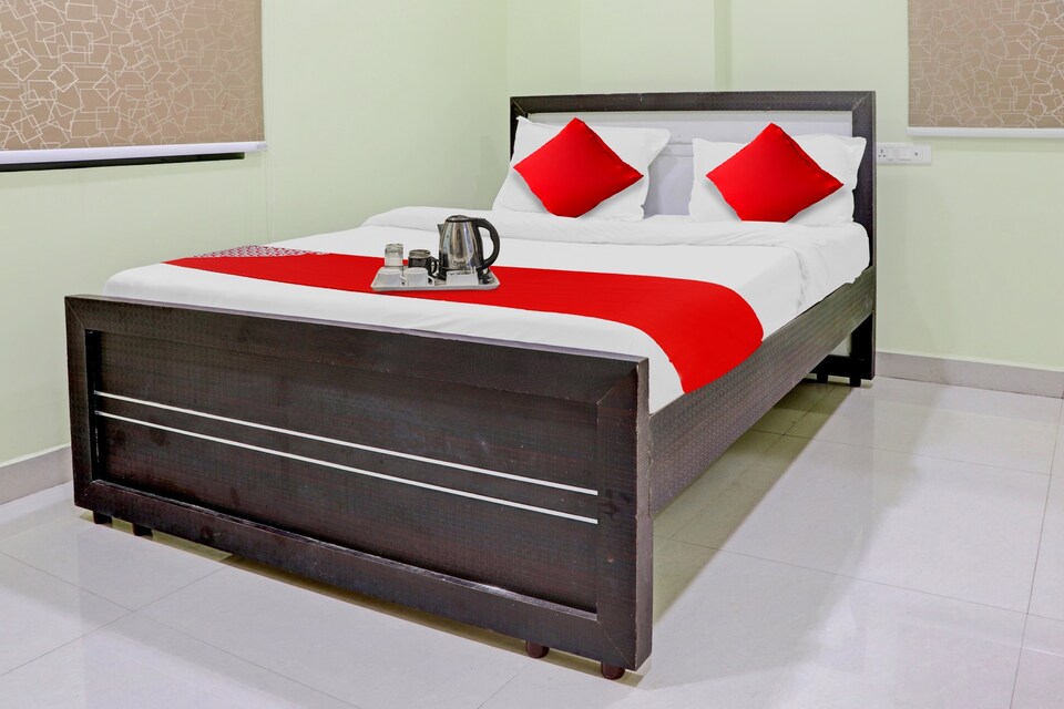 OYO 87464 Sree Vaibhav, MVP Colony Visakhapatnam, Visakhapatnam