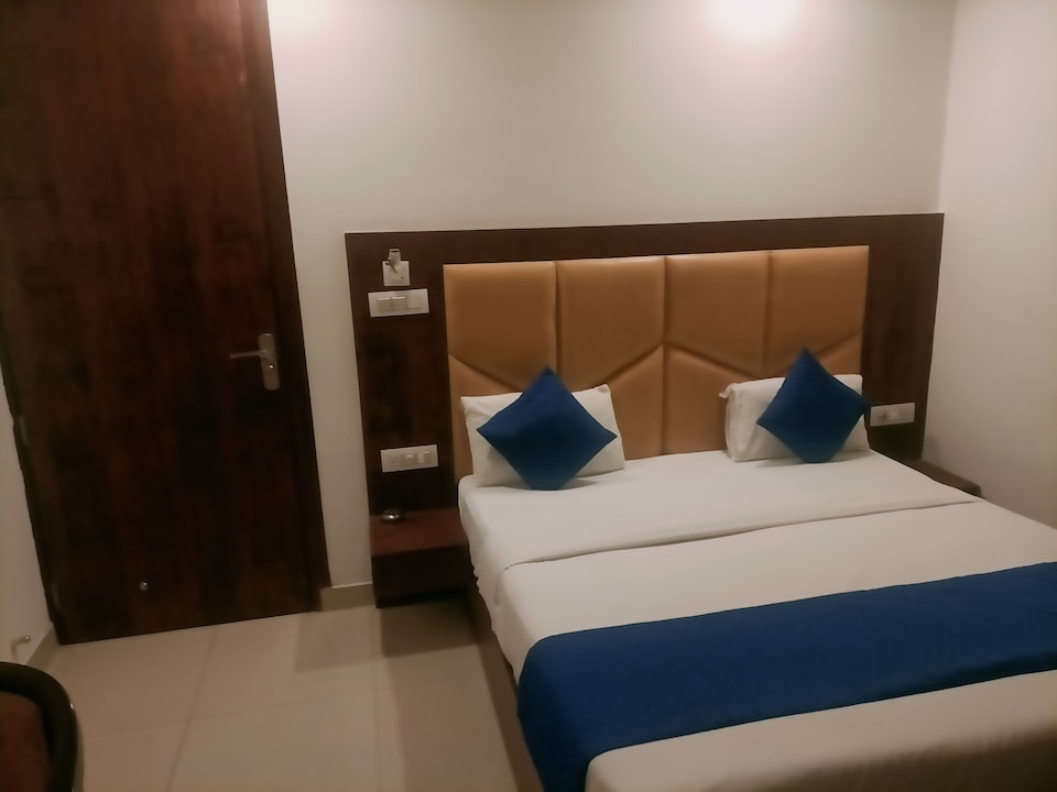 OYO Hotel Cozy Cave, Airport Delhi, Delhi Transit