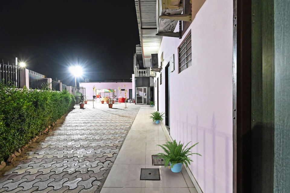 Hotel O Manuhar Guest House, Vaishali Nagar Jaipur, Jaipur