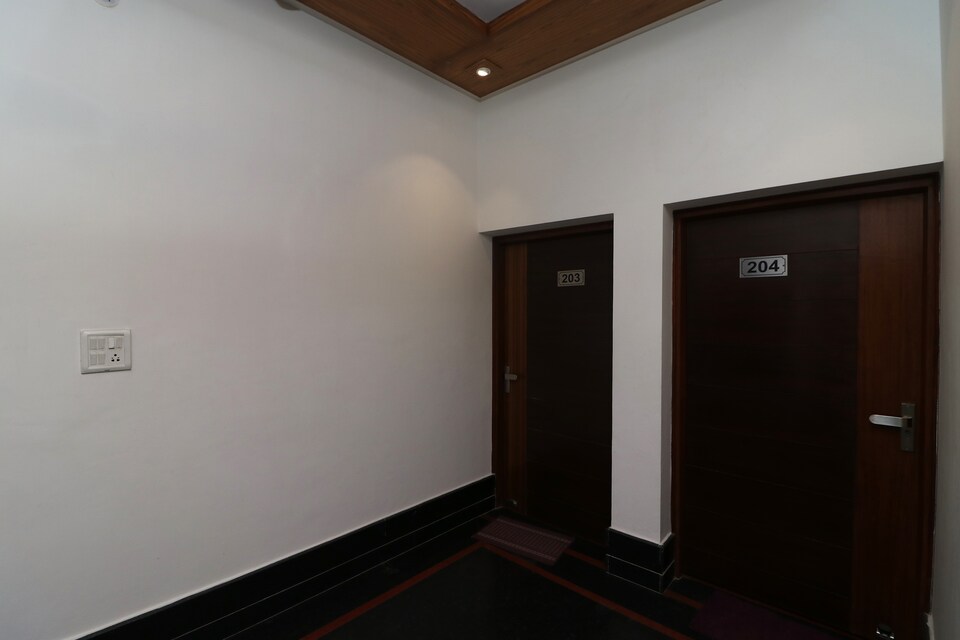 Capital O 10448 Green View Home Stay, Dehradun Railway Station, Dehradun