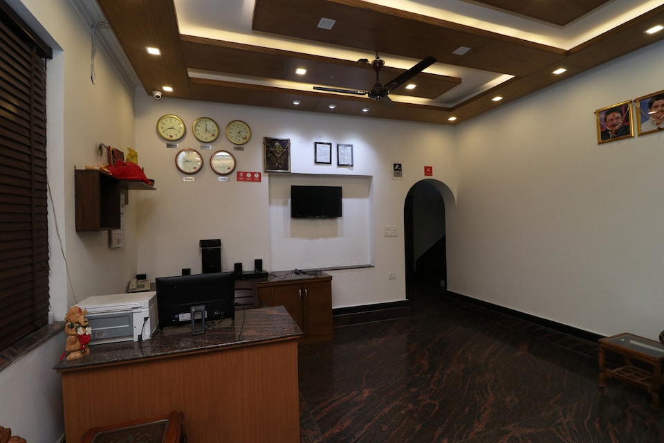 Capital O 10448 Green View Home Stay, Dehradun Railway Station, Dehradun