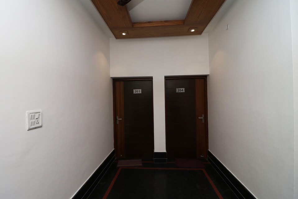 Capital O 10448 Green View Home Stay, Dehradun Railway Station, Dehradun
