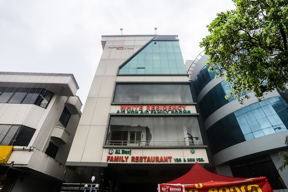 OYO 10461 White Residency, Kakkanad Kochi, Kochi