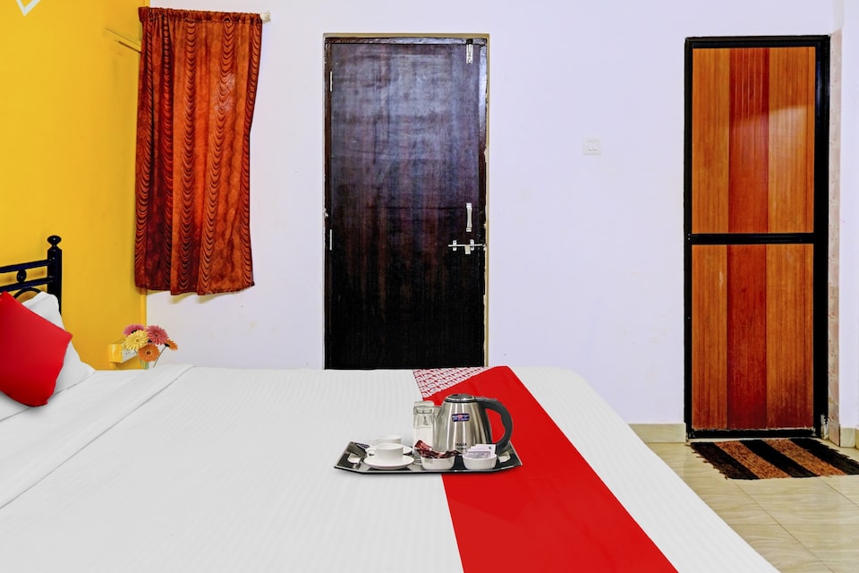 OYO Flagship 87702 Hotel Elvin Place, Calangute Goa, Goa