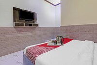OYO Hotel Bdr Lawn Near Phoenix United Lucknow