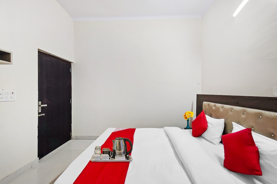 OYO The Party Mansion, Pilibhit Bypass Road, Bareilly