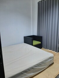 EXPRESS O 91032 Villa Damai