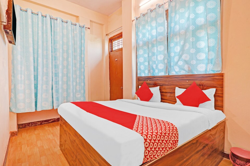 OYO Flagship 87762 Hotel 8100 Inn, Railway Station Allahabad, Prayagraj