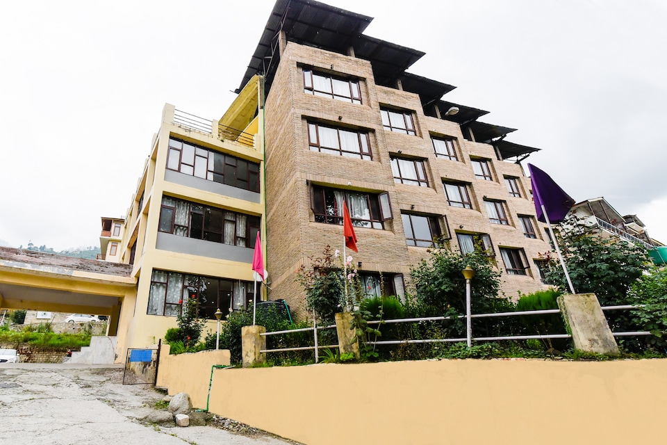 OYO 1428 Hotel Sitara International, Kanyal Road, Manali