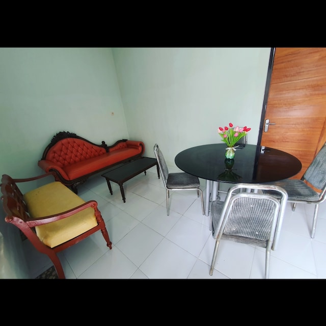 EXPRESS O 91043 Gajah Mada Residence E12a