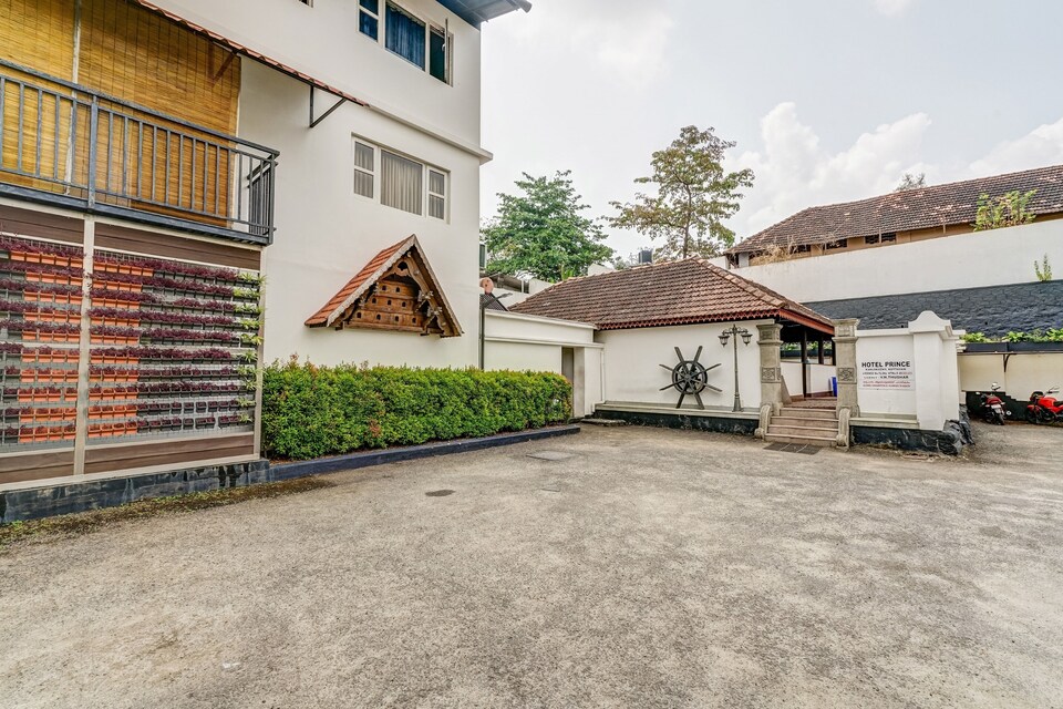 Townhouse 960 Hotel Prince, Kottayam, Kottayam