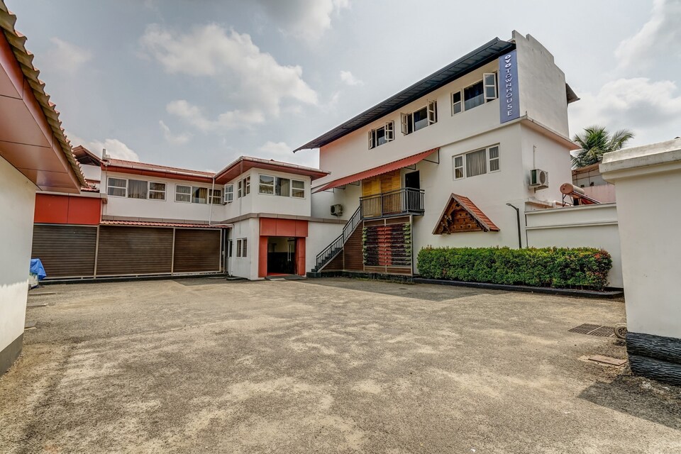 Townhouse 960 Hotel Prince, Kottayam, Kottayam