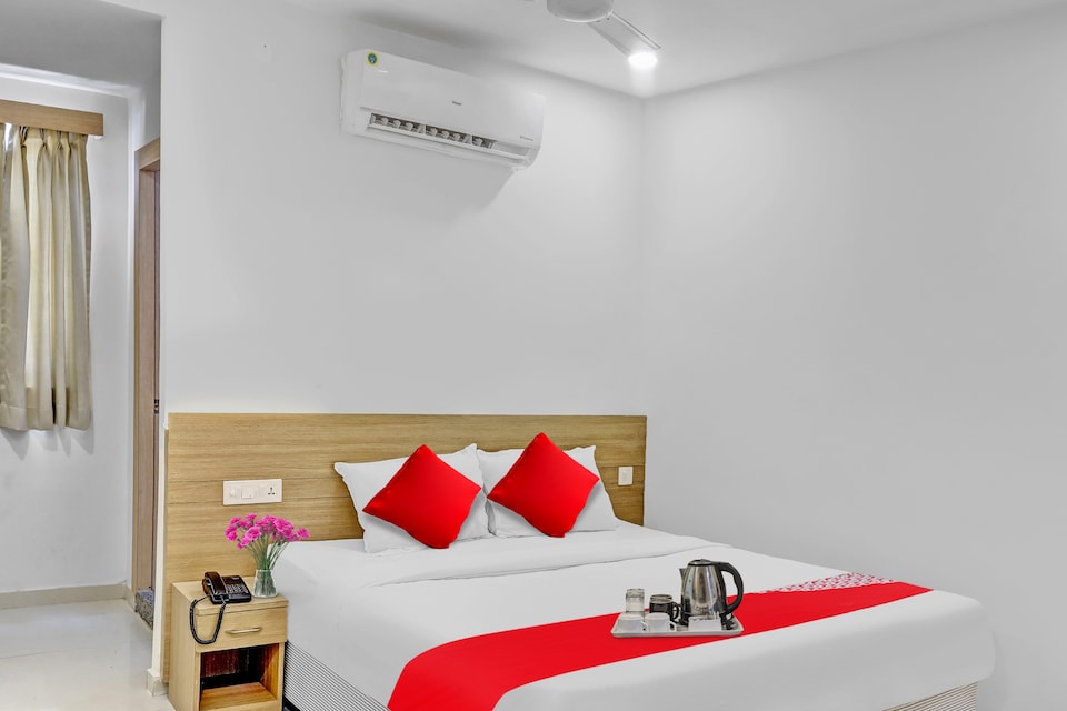 Hotel O Bluemoon, Nakkalagutta Hanamkonda Warangal, वारंगल