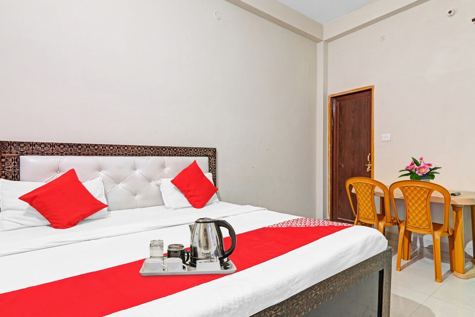 OYO Golden Night, Vikas Nagar Lucknow, Lucknow