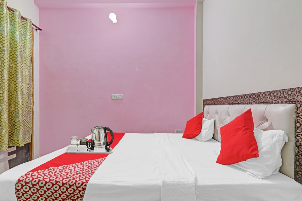 OYO Golden Night, Vikas Nagar Lucknow, Lucknow