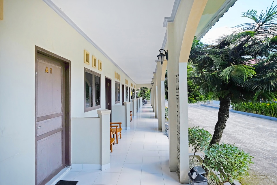 Dancenter Hotel Remaja Indah Masamba, Luwu Utara, Makassar