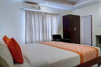 OYO Platinum Hotel Near 7d Voyage