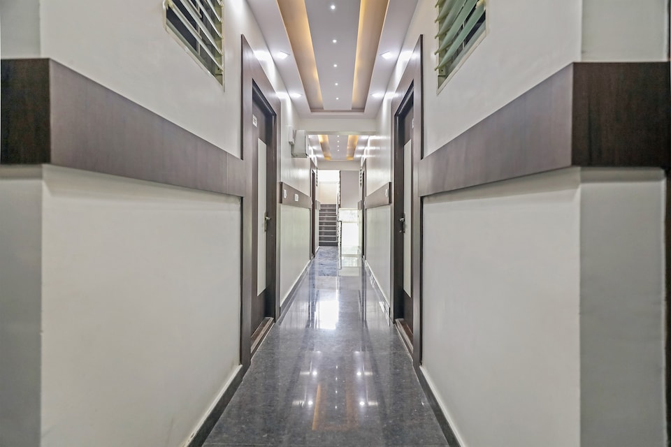 OYO 10525 Varcity Abra Madiwala, BTM Madiwala Bangalore-II, Bangalore