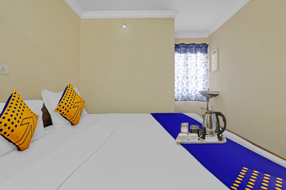 SPOT ON 87943 Hotel Lake Side, Gachibowli, Hyderabad