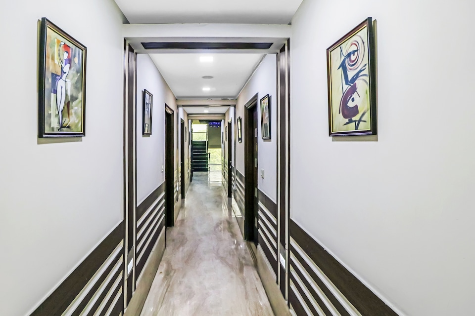 Townhouse OAK Hotel South Prime , New Friends Colony Delhi, Delhi