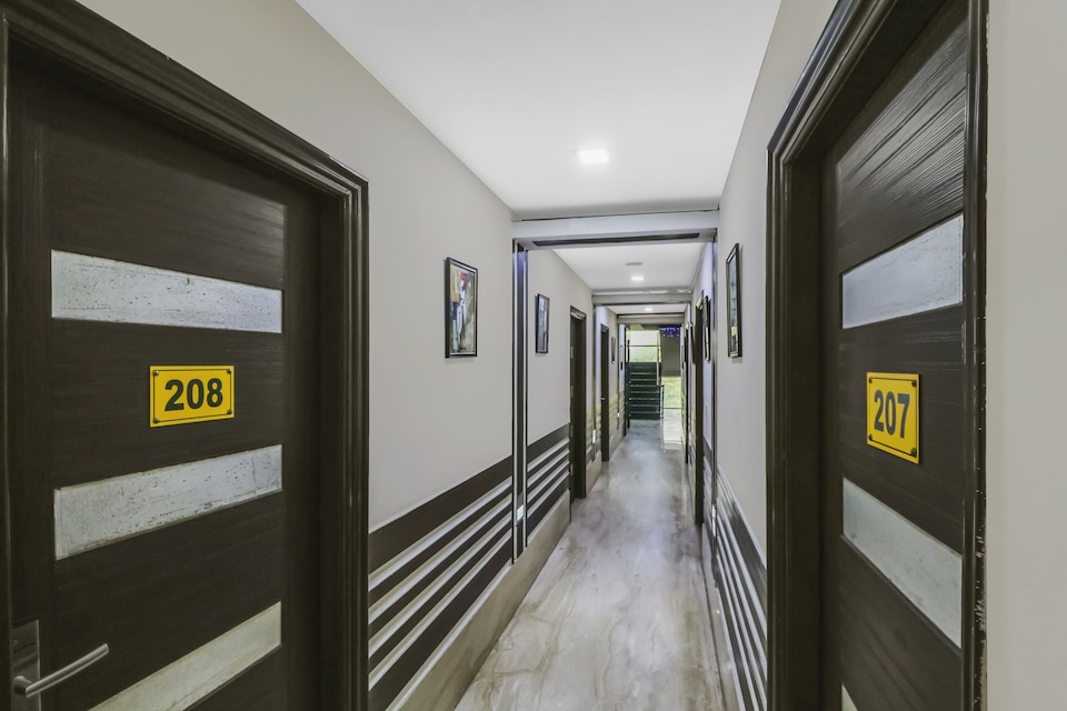 Townhouse OAK Hotel South Prime , New Friends Colony Delhi, Delhi