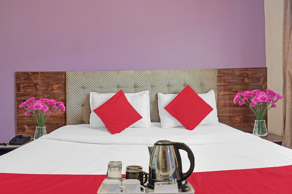 OYO 87967 Hotel Prime Studio , Kharadi Pune, Pune