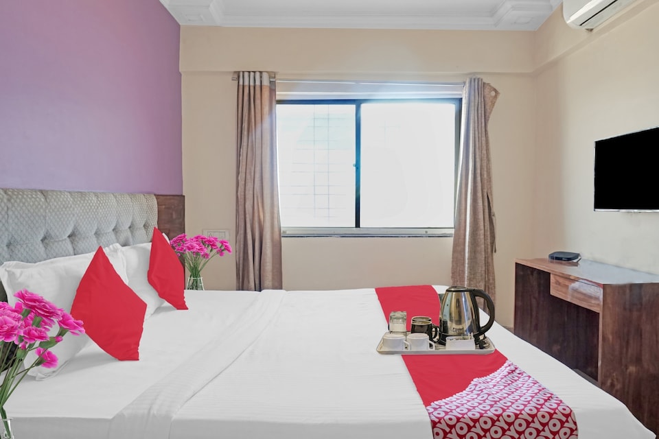 OYO 87967 Hotel Prime Studio , Kharadi Pune, Pune