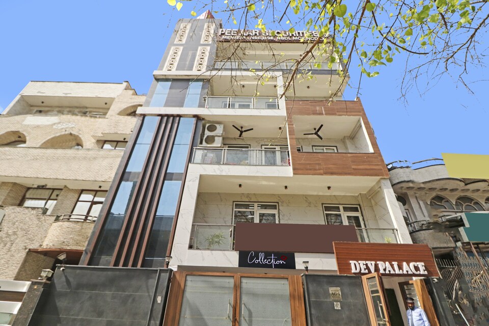 Capital O Hotel Dev Palace Near M2k Cinemas Rohini, Rajouri Garden Delhi, Delhi