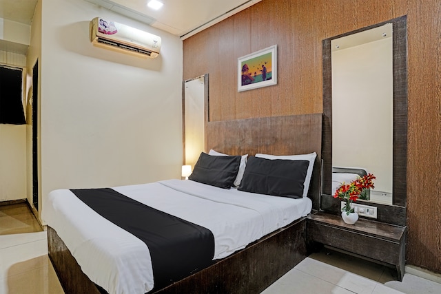 Hotel O Lotus Residency Near Anand Nagar Metro Station