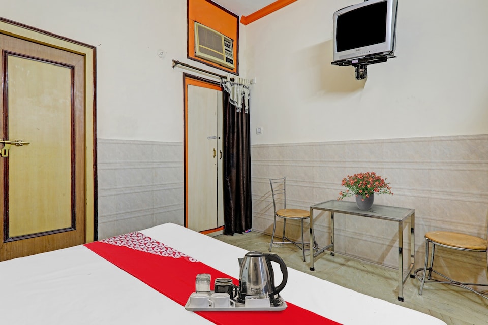 OYO Hotel Raj International, Alambagh Lucknow, Lucknow