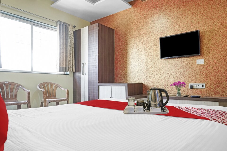 Flagship Hotel Nidhi Executive Near Amanora Mall, Hadapsar Pune, Pune