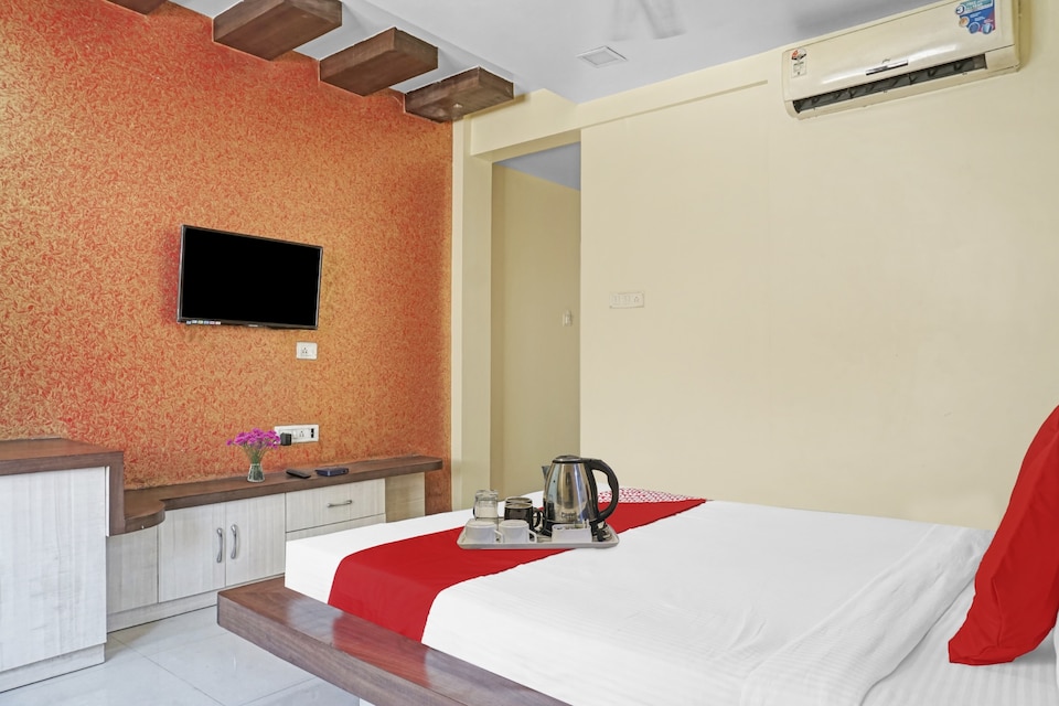 Flagship Hotel Nidhi Executive Near Amanora Mall, Hadapsar Pune, Pune