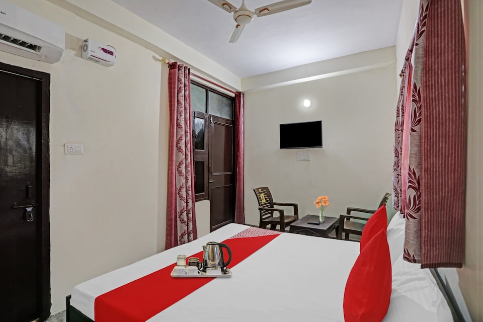 OYO Hotel Amiara Palace, Ghaziabad City, Ghaziabad