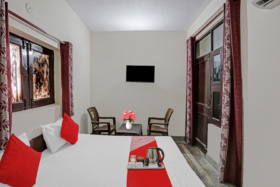 OYO Hotel Amiara Palace, Ghaziabad City, Ghaziabad