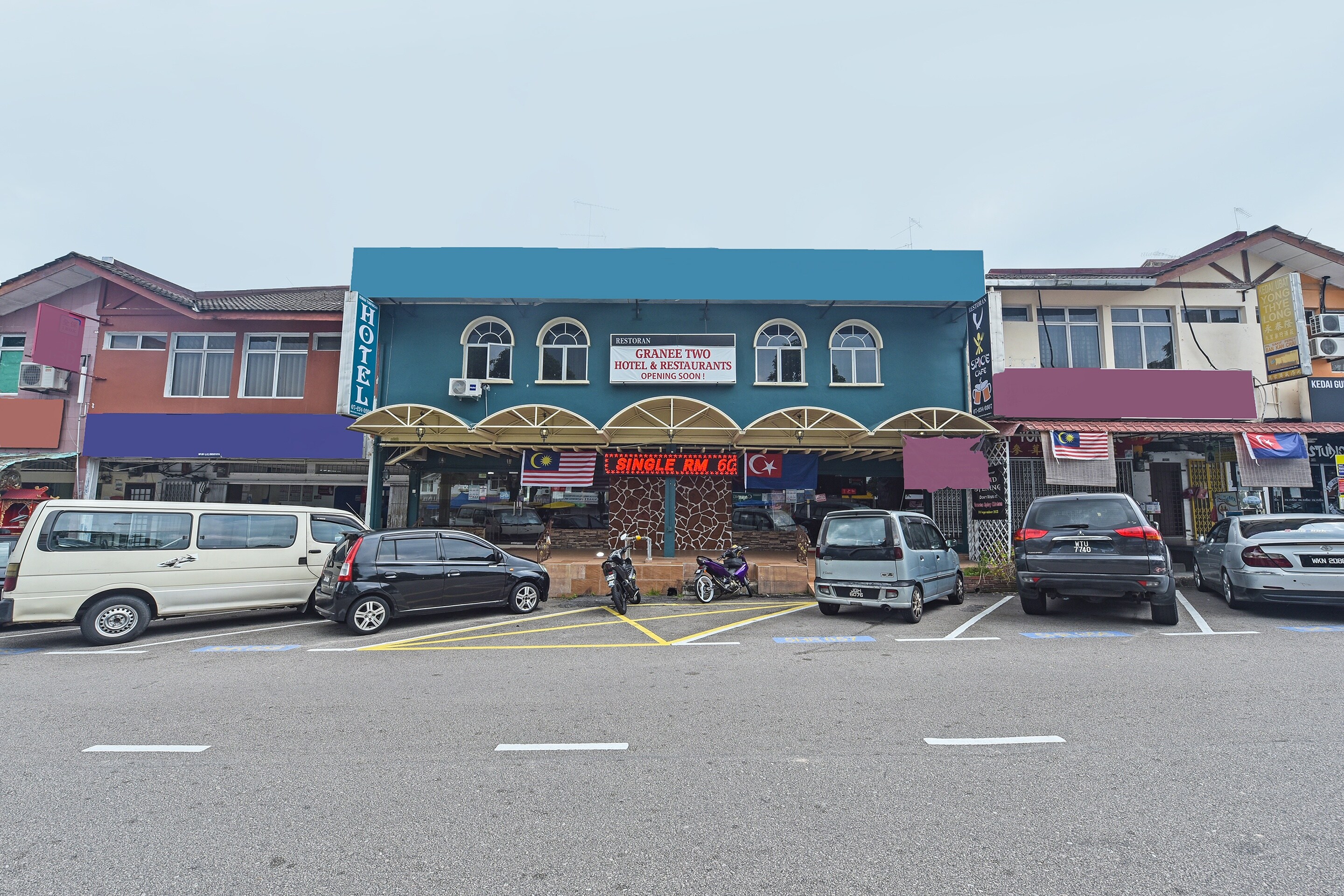 Hotels in Pizza Hut Taman Perling, Johor Bahru Starting RM14 Upto
