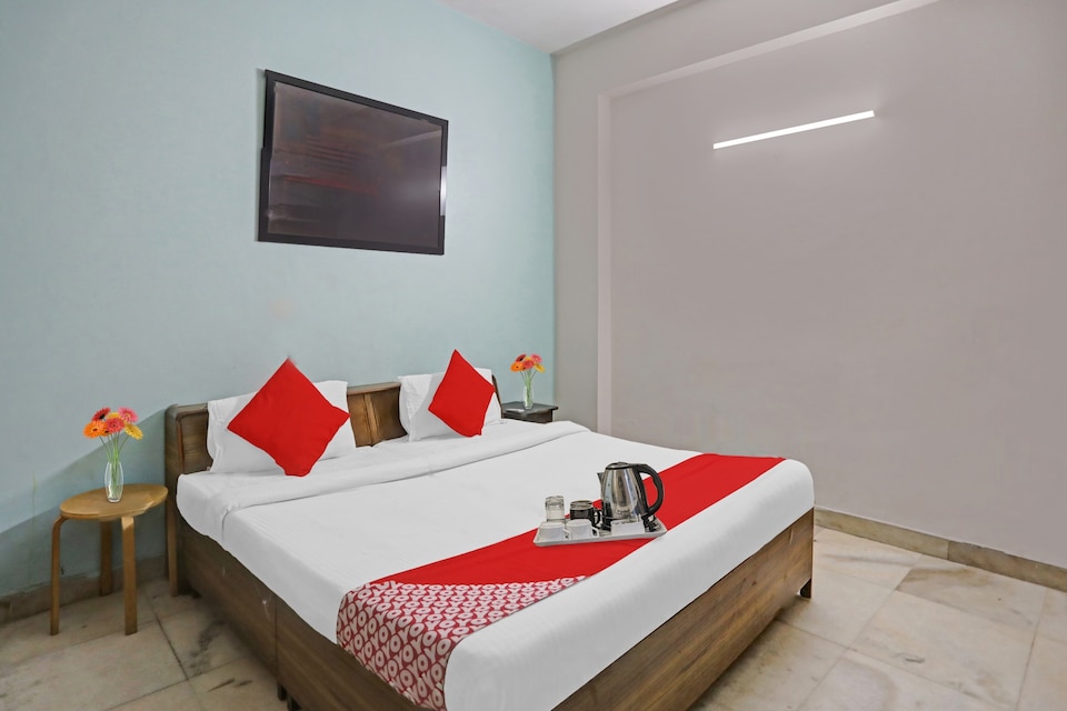 Hotel O Premium Stay Near Dlf Avenue Saket, Saket Delhi, Delhi