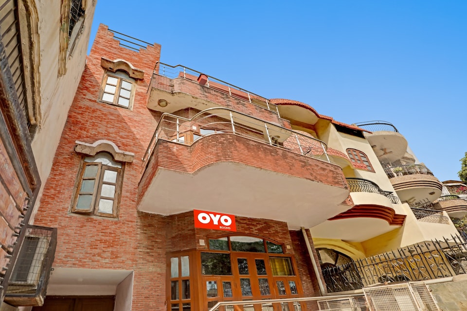 Hotel O Premium Stay Near Dlf Avenue Saket, Saket Delhi, Delhi