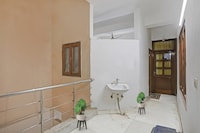 Hotel O Premium Stay Near Dlf Avenue Saket