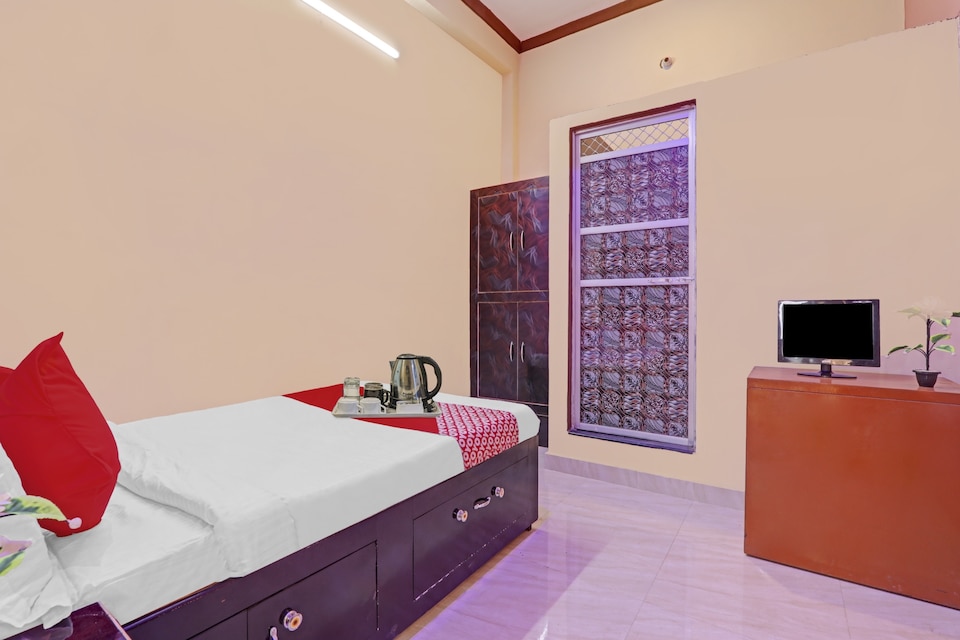 OYO Hotel Sr Inn, Kanpur City, Kanpur
