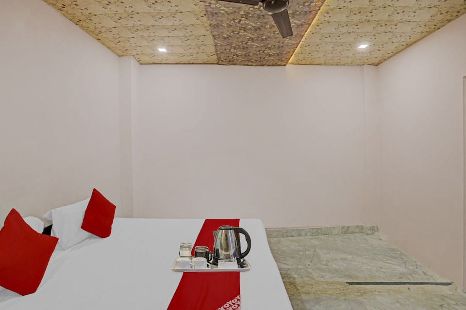 OYO Hotel Atharv, Ghaziabad City, Ghaziabad