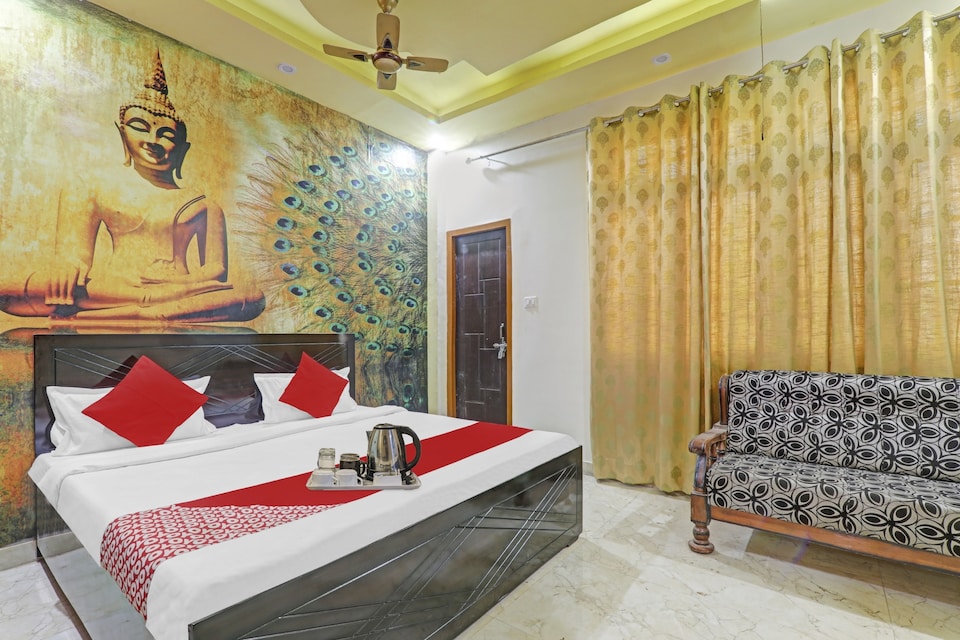 OYO 88136 Hotel Chicago, Gomti Nagar Lucknow, Lucknow